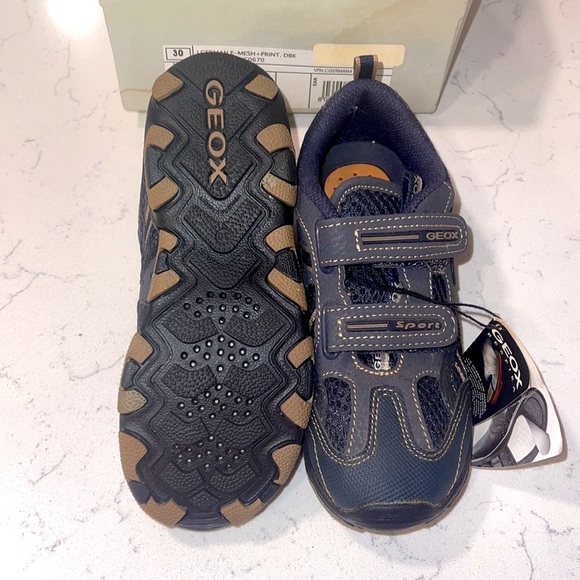 Brand New GEOX Boys Mesh Sneakers Size US 12 kids - Picture 2 of 7